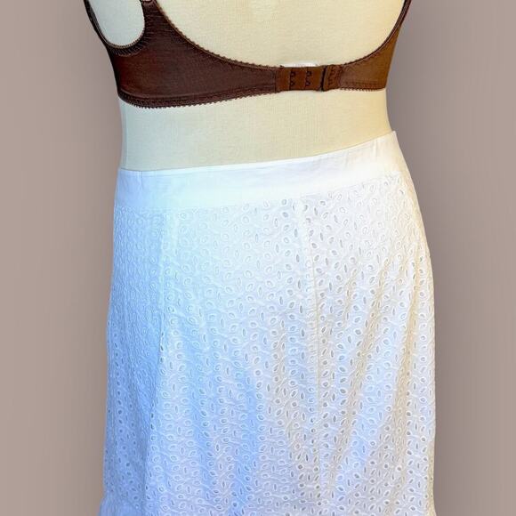 Isaac Mizrahi Live Embroidered Eyelet Button Up Ruffled Hem Skirt Size 28W White - Picture 9 of 14